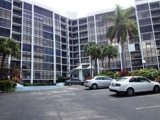 400 LESLIE DR # 327, Hallandale, FL 33009
