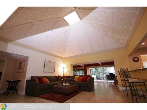 5103 YELLOW PINE LN, Fort Lauderdale, FL 33319