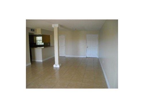 9359 FONTAINEBLEAU BL # F-202, Miami, FL 33172