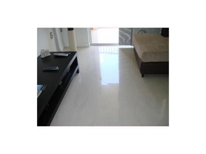 4350 NW 107 AV # 207, Miami, FL 33178