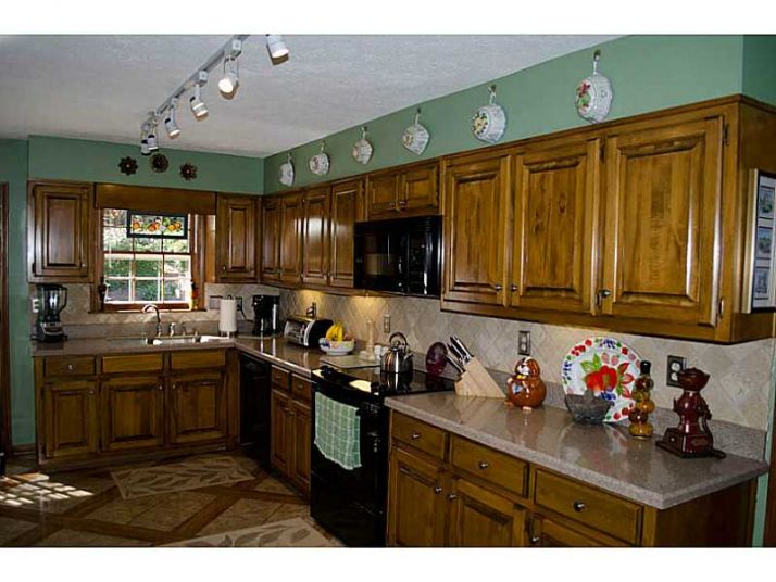 5264 Bowers Brook Drive, Lilburn, GA 30047