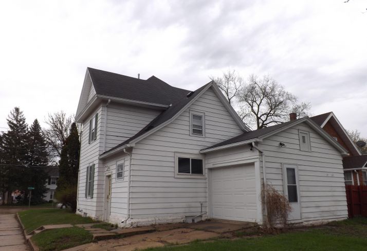1111 4th St Nw, Austin, MN 55912