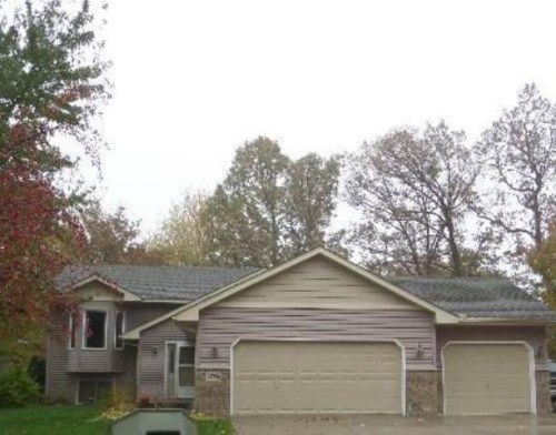 2750 Maplewood Cir, Monticello, MN 55362