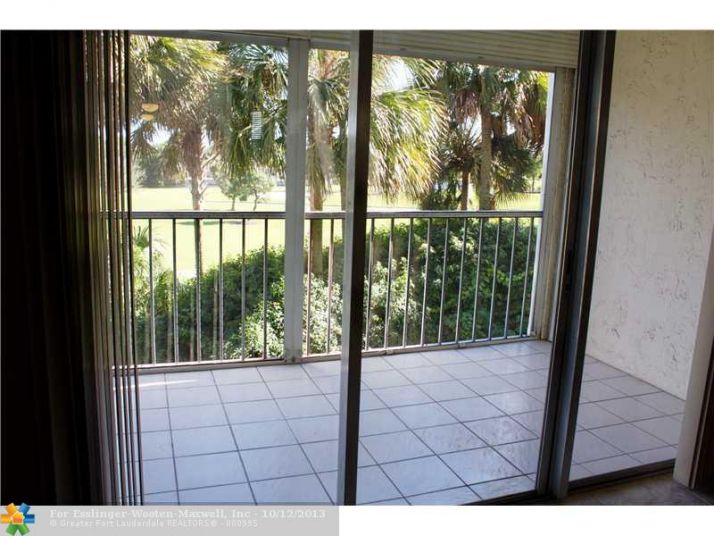 250 JACARANDA DR # 307, Fort Lauderdale, FL 33324