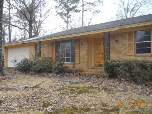 503 Oakbrook Dr, Mccomb, MS 39648