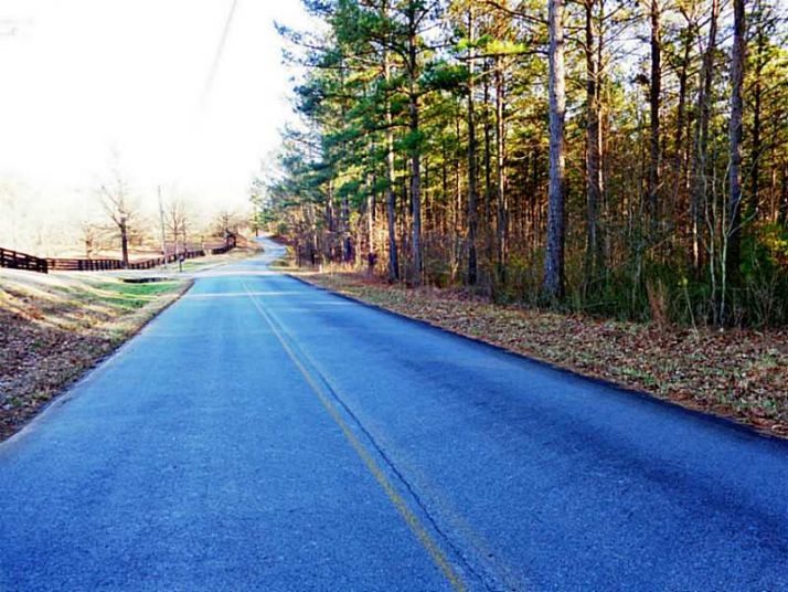16 Macedonia Road, White, GA 30184