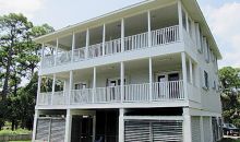 664 EAST PINE AVE Eastpoint, FL 32328