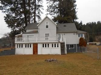 6590 Chippewa Dr, Bonners Ferry, ID 83805