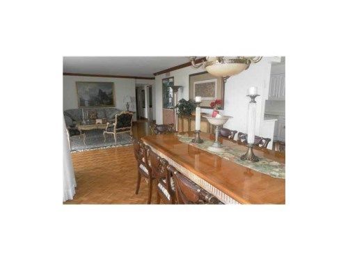 19707 TURNBERRY WY # 18D, Miami, FL 33180