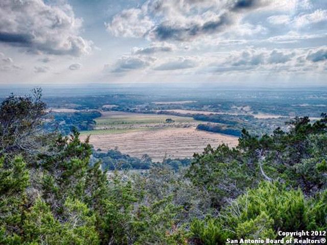 228 Crabapple Rd, Kendalia, TX 78027