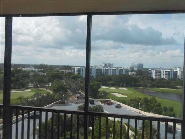 20301 COUNTRY CLUB DR # 921, Miami, FL 33180