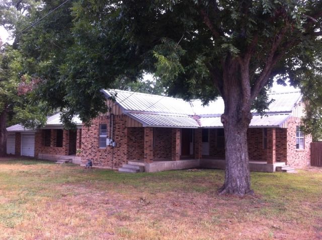 409 Camp Street, Alleyton, TX 78935