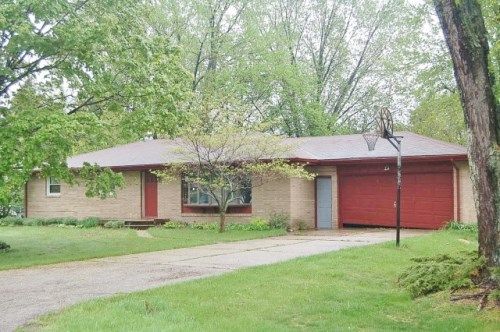 4015 Laukus Ln, Saint Joseph, MI 49085