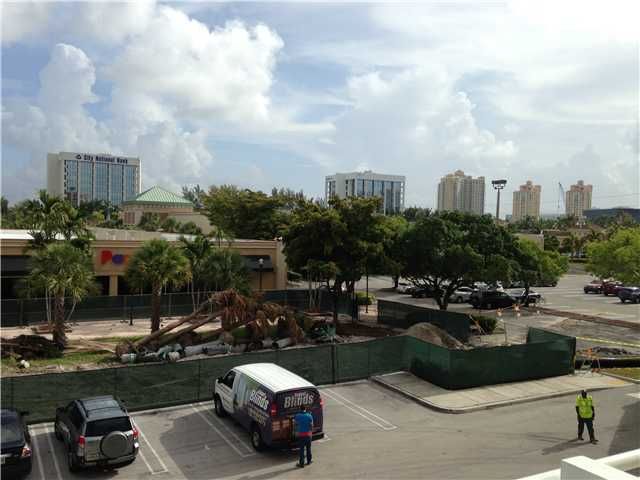 2775 NE 187 ST # 201W, Miami, FL 33180