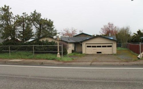 7084 Main St, Springfield, OR 97478