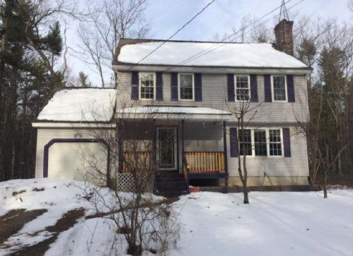 71 Heath St, Newton, NH 03858