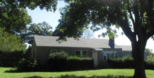 21 Walter St, Barrington, RI 02806