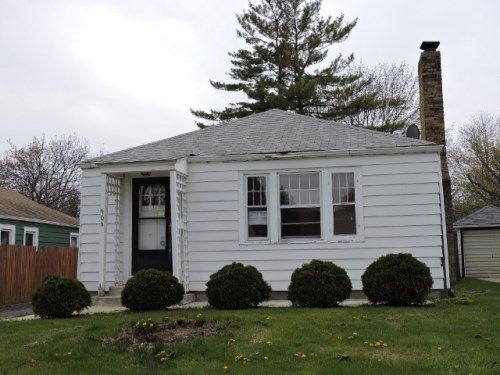 906 Flossmoor Ave, Waukegan, IL 60085