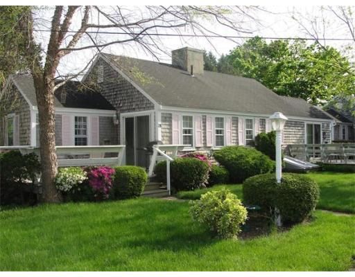 230 Gosnold St, Barnstable, MA 02630