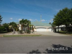 1690 Canterbury Dr, Indialantic, FL 32903