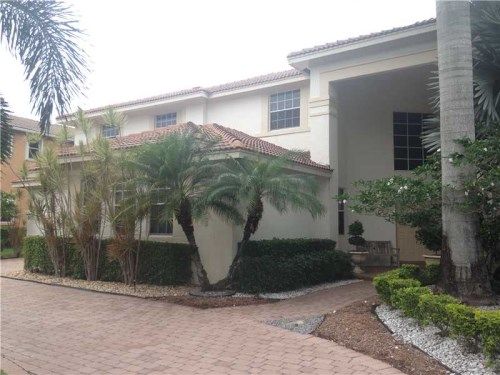 1390 VICTORIA ISLE DR, Fort Lauderdale, FL 33327