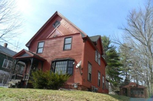 17 Pine St, Suncook, NH 03275