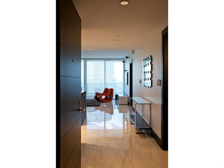 200 Biscayne Blvd Way # 3810, Miami, FL 33131