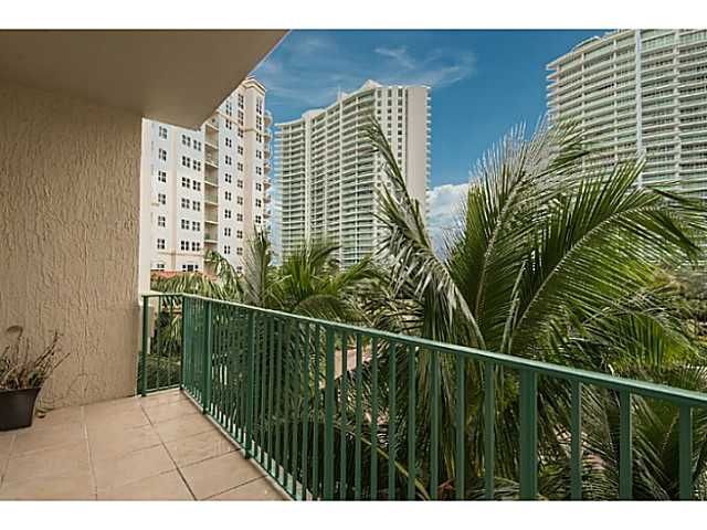 20000 E COUNTRY CLUB DR # 401, Miami, FL 33180