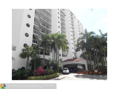 3610 Yacht Club Dr # 207, Miami, FL 33180