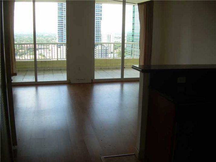 170 SE 14 ST # 2707, Miami, FL 33131