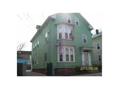 24 HOLLIS ST, Providence, RI 02905