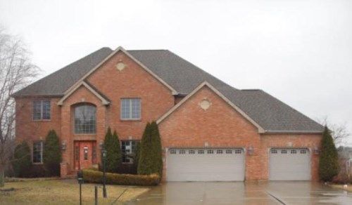 8610 Mystic Cir, Crown Point, IN 46307