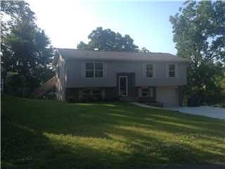 208 W Oak Dr, Trussville, AL 35173