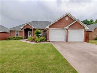 319 Dunolly Ln., Florence, AL 35633