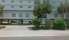 Hamden Dr Apt 504 Clearwater Beach, FL 33767