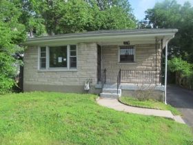 1113 W Whitney Ave, Louisville, KY 40215