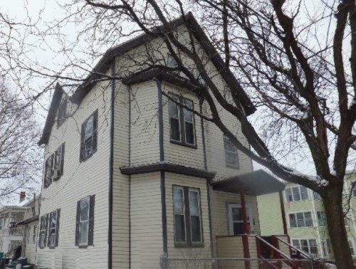 18 Bourne St, Lowell, MA 01852