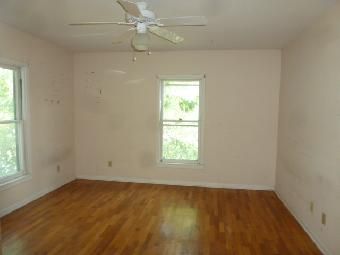 205 N Mcgown St, Raymond, IL 62560