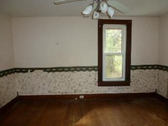 305 S Mcgown Street, Raymond, IL 62560