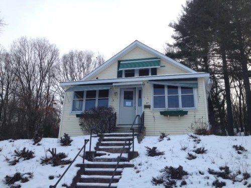 27 Malvern Rd, Worcester, MA 01610