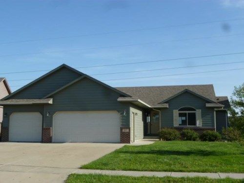 613 Saint Jerome St, Harrisburg, SD 57032