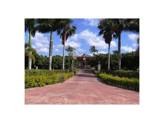 26005 SW 212 AV, Homestead, FL 33031