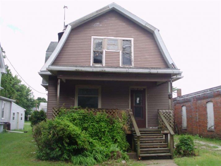 303 Main St, Osco, IL 61274