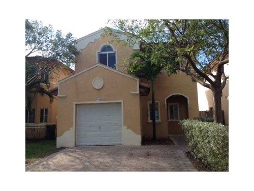 972 NE 41 AV, Homestead, FL 33033