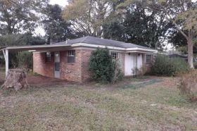 7330 Old Pascagoula Rd, Theodore, AL 36582