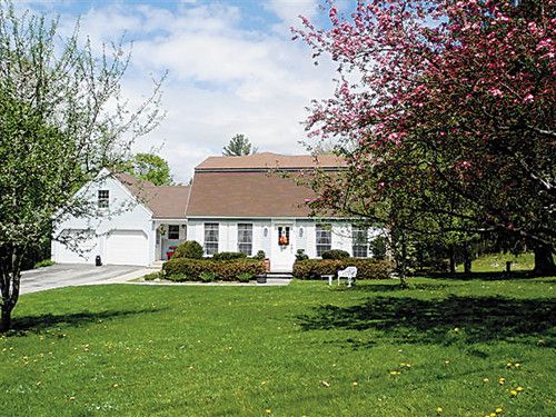 688 Sugarwood Hill Road, Rutland, VT 05701