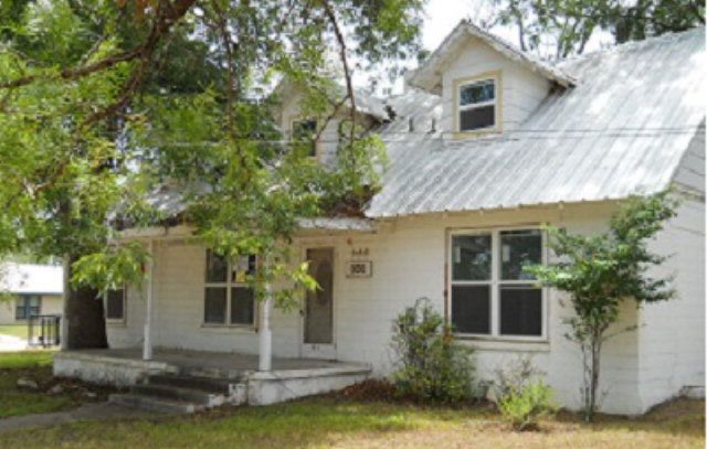 101 N 20th St, Junction, TX 76849