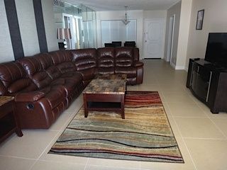 2030 S OCEAN DR # 1118, Hallandale, FL 33009