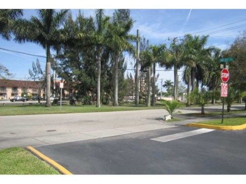 10702 NW 87 CT # 10702, Hialeah, FL 33018