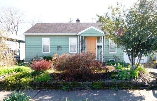 9004 Se Hawthorne Blvd, Portland, OR 97216